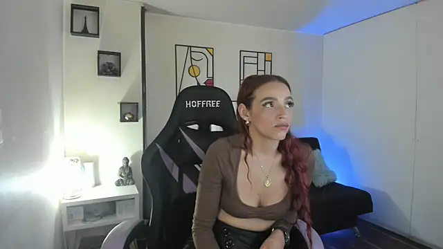 Snapshot of kay_marie chatting on October 5, 2025, 8:40 pm kay marie online show from October 5, 2025, 8:40 pm