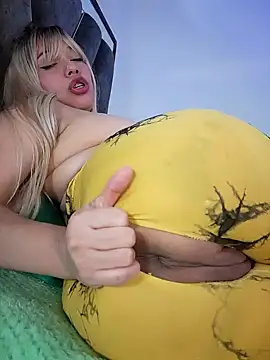 Snapshot of miafresa_hot chatting on February 2, 2025, 11:53 pm miafresa hot online show from February 2, 2025, 11:53 pm