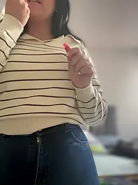 Alyaa s online show from October 13, 2025, 8:31 pm