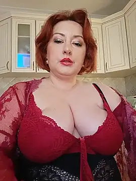 Snapshot of mom4you chatting on June 10, 2026, 8:02 am mom4you online show from June 10, 2026, 8:02 am