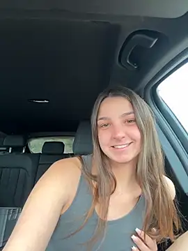 DoriDeluxe66 online show from October 5, 2025, 8:01 am