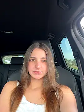 DoriDeluxe66 online show from October 14, 2025, 11:00 am