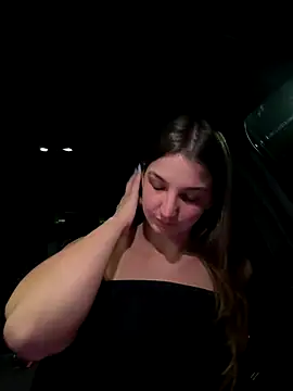 DoriDeluxe66 online show from October 17, 2025, 10:45 pm