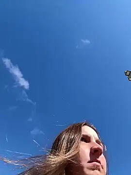 DoriDeluxe66 online show from November 5, 2025, 9:53 am