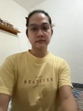 Snapshot of MarieLoveGlamorous chatting on December 2, 2025, 3:29 pm MarieLoveGlamorous online show from December 2, 2025, 3:29 pm