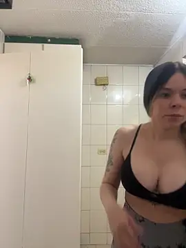 carolina16love online show from June 18, 2026, 8:35 pm
