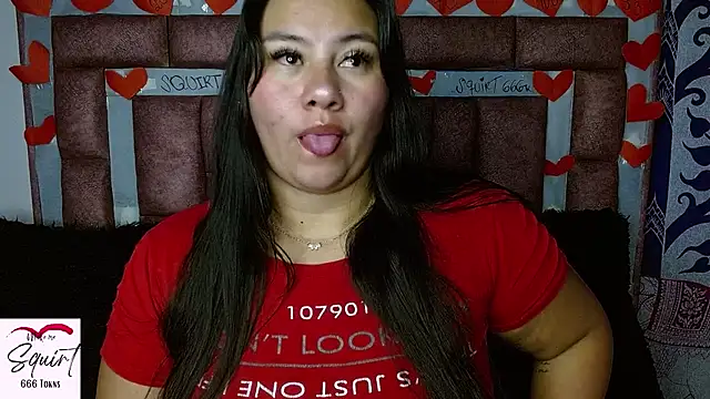 Snapshot of ValerieDiiamond chatting on November 21, 2025, 5:28 am ValerieDiiamond online show from November 21, 2025, 5:28 am