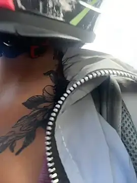 Snapshot of Emiily_W chatting on January 9, 2026, 6:42 pm Emiily W online show from January 9, 2026, 6:42 pm