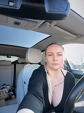 Snapshot of Bondgirl_013 chatting on January 10, 2025, 8:07 am Bondgirl 013 online show from January 10, 2025, 8:07 am