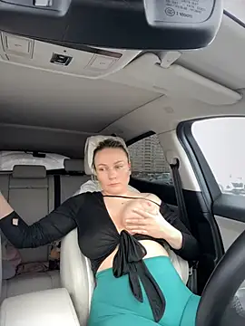 Snapshot of Bondgirl_013 chatting on January 17, 2025, 8:13 am Bondgirl 013 online show from January 17, 2025, 8:13 am