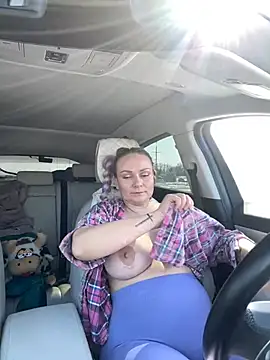 Snapshot of Bondgirl_013 chatting on February 28, 2025, 10:20 am Bondgirl 013 online show from February 28, 2025, 10:20 am