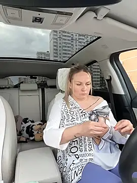 Snapshot of Bondgirl_013 chatting on March 20, 2025, 11:38 am Bondgirl 013 online show from March 20, 2025, 11:38 am