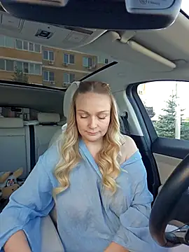 Snapshot of Bondgirl_013 chatting on September 12, 2025, 1:00 pm Bondgirl 013 online show from September 12, 2025, 1:00 pm