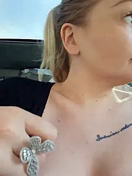 Snapshot of Bondgirl_013 chatting on September 19, 2025, 12:50 pm Bondgirl 013 online show from September 19, 2025, 12:50 pm