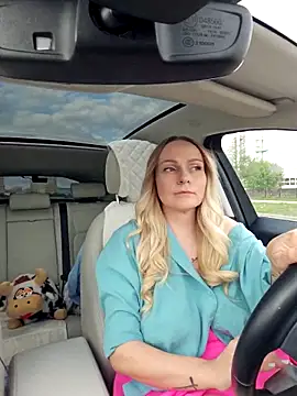 Snapshot of Bondgirl_013 chatting on October 16, 2025, 12:28 pm Bondgirl 013 online show from October 16, 2025, 12:28 pm