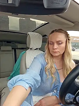 Snapshot of Bondgirl_013 chatting on October 18, 2025, 10:05 am Bondgirl 013 online show from October 18, 2025, 10:05 am