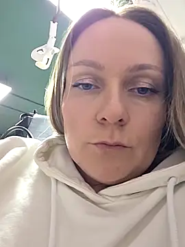 Bondgirl 013 online show from April 9, 2026, 5:07 pm