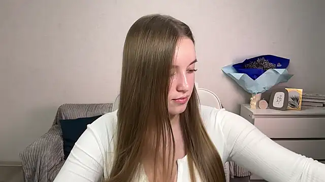 EvaMaddison online show from October 15, 2025, 6:52 pm