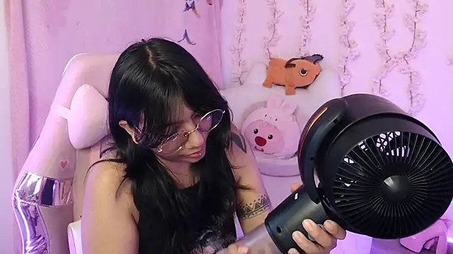 Nami usagi online show from November 27, 2025, 4:42 pm