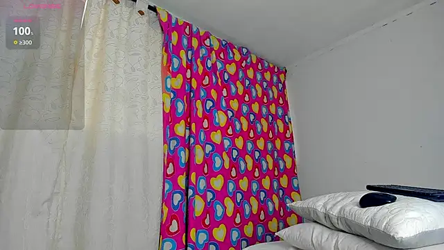 caroline tovar online show from March 13, 2025, 9:26 pm