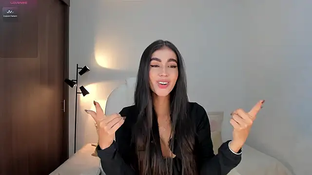 RebeccaBaxter online show from November 12, 2025, 1:17 am