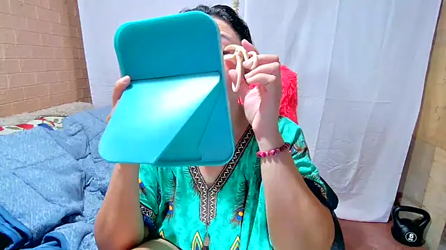 M e c e l online show from February 20, 2025, 10:59 pm