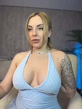 Snapshot of Kalli_Fornia chatting on July 4, 2026, 9:26 am Kalli Fornia online show from July 4, 2026, 9:26 am