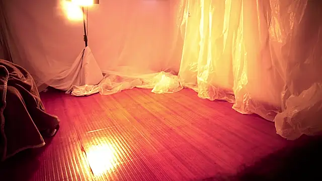 HannaMoom online show from November 19, 2025, 10:32 pm