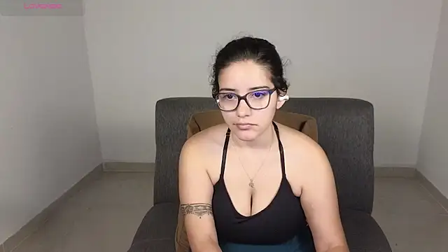 Snapshot of blue__moon_ chatting on October 16, 2025, 3:51 am blue moon online show from October 16, 2025, 3:51 am