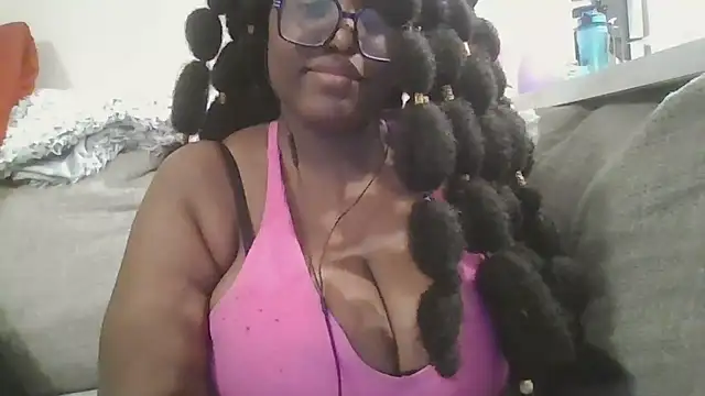 Snapshot of MissCC99 chatting on November 4, 2025, 3:05 am MissCC99 online show from November 4, 2025, 3:05 am