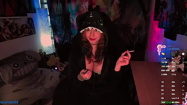 Snapshot of emma_luna59 chatting on October 29, 2025, 8:32 pm emma luna59 online show from October 29, 2025, 8:32 pm