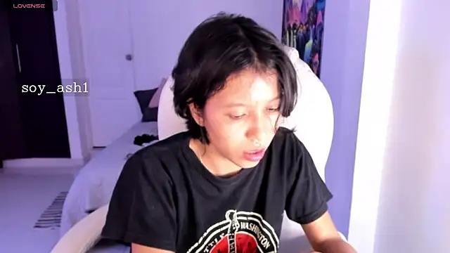 Snapshot of Ashlleycam_ chatting on December 5, 2024, 1:25 am Ashlleycam online show from December 5, 2024, 1:25 am