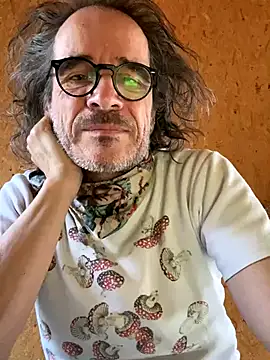 GioApri online show from November 18, 2025, 9:58 am