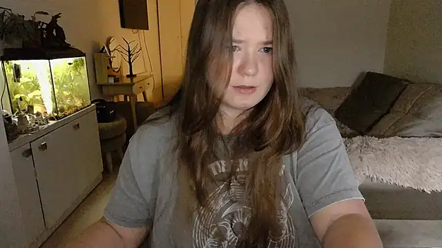 Snapshot of remirann_ chatting on December 2, 2024, 4:42 pm remirann online show from December 2, 2024, 4:42 pm