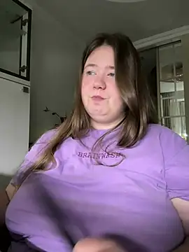 Snapshot of remirann_ chatting on January 2, 2025, 3:29 pm remirann online show from January 2, 2025, 3:29 pm