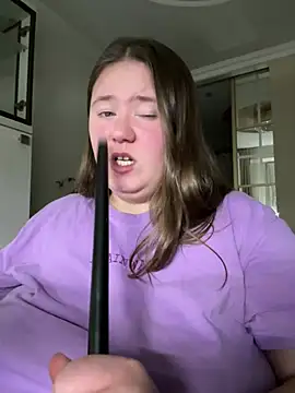 Snapshot of remirann_ chatting on January 4, 2025, 5:47 pm remirann online show from January 4, 2025, 5:47 pm