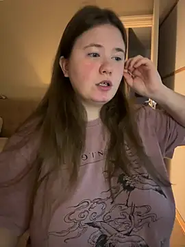 Snapshot of remirann_ chatting on February 4, 2025, 7:00 pm remirann online show from February 4, 2025, 7:00 pm