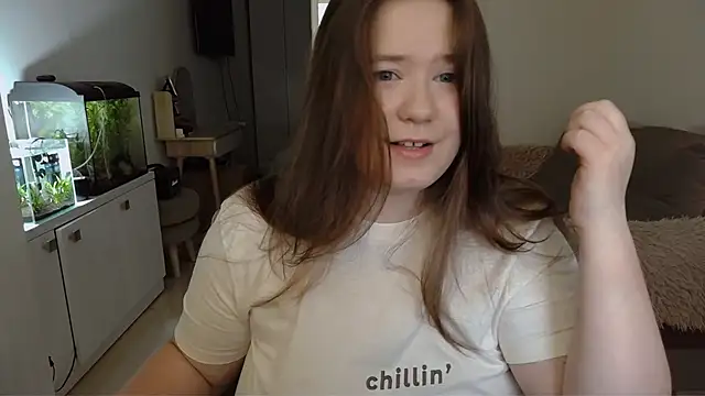 Snapshot of remirann_ chatting on February 15, 2025, 10:33 am remirann online show from February 15, 2025, 10:33 am