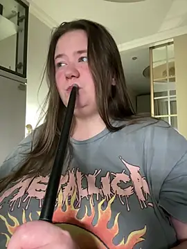 Snapshot of remirann_ chatting on February 28, 2025, 6:20 pm remirann online show from February 28, 2025, 6:20 pm