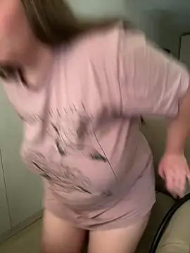 Snapshot of remirann_ chatting on March 12, 2025, 1:51 pm remirann online show from March 12, 2025, 1:51 pm