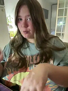 Snapshot of remirann_ chatting on September 10, 2025, 6:19 pm remirann online show from September 10, 2025, 6:19 pm