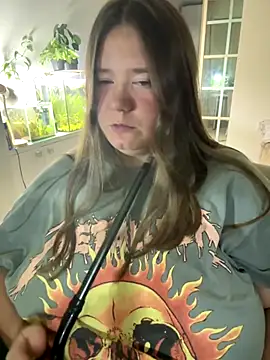 Snapshot of remirann_ chatting on September 16, 2025, 8:21 pm remirann online show from September 16, 2025, 8:21 pm