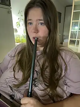 Snapshot of remirann_ chatting on October 5, 2025, 5:44 pm remirann online show from October 5, 2025, 5:44 pm