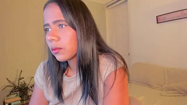 Snapshot of rosaaliiaa1 chatting on November 6, 2025, 9:05 pm rosaaliiaa1 online show from November 6, 2025, 9:05 pm