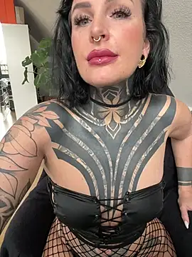 InkedBiitch online show from February 1, 2026, 10:36 am
