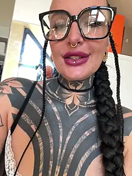 InkedBiitch online show from March 2, 2026, 7:15 am