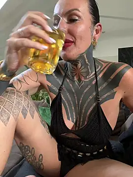 InkedBiitch online show from July 1, 2026, 1:34 pm
