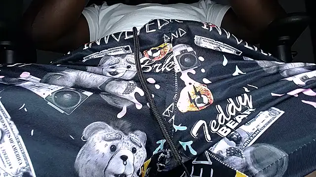 MAXJONES 2 online show from July 15, 2026, 11:21 pm