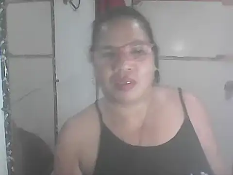 Snapshot of hotwet_mama4uxx chatting on February 11, 2025, 4:56 pm hotwet mama4uxx online show from February 11, 2025, 4:56 pm