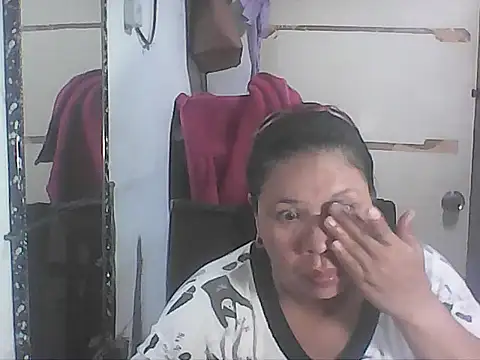 hotwet mama4uxx online show from December 22, 2025, 9:39 am